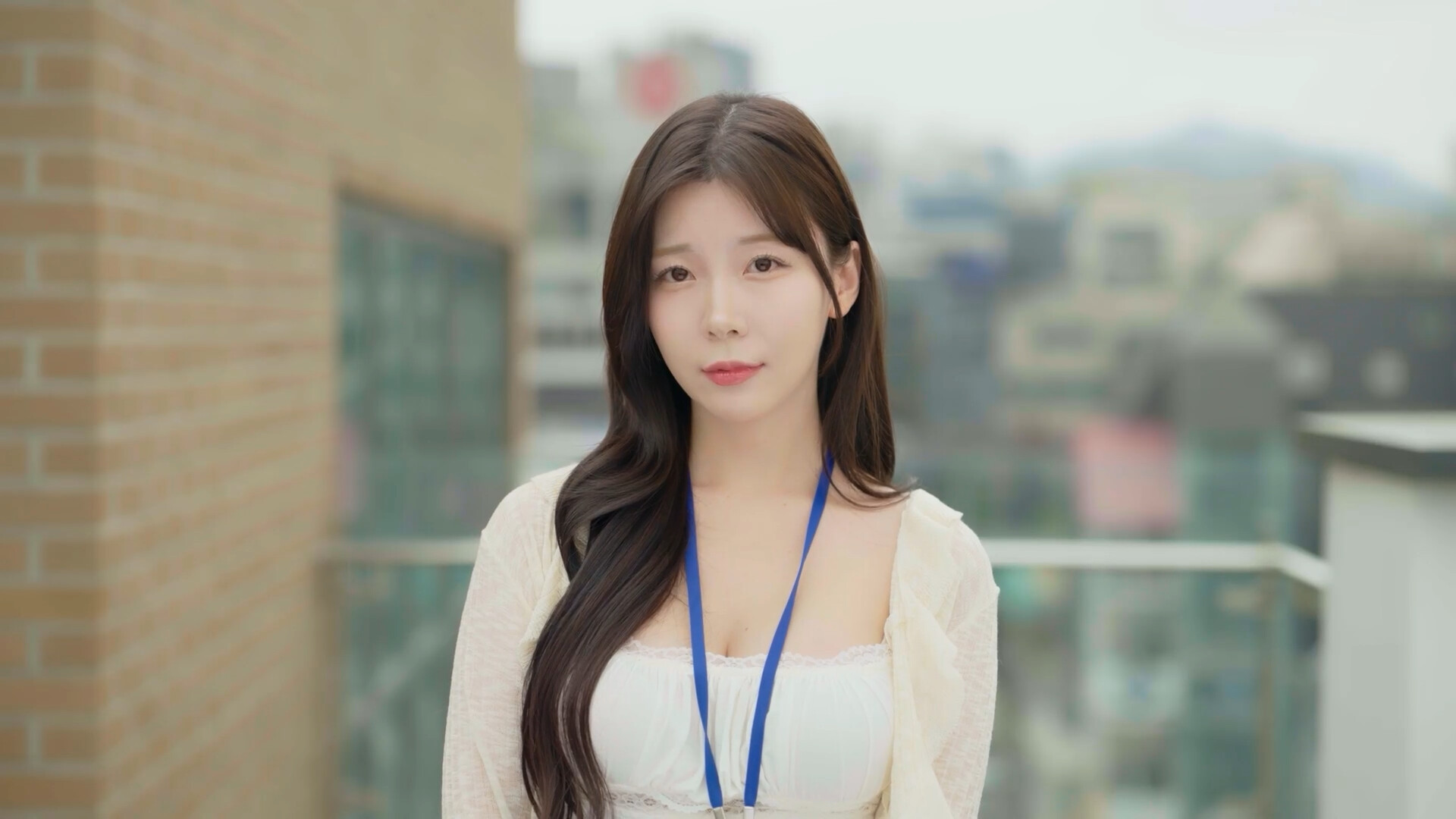 图片[3]-《嘘, 美女拍摄中》中文版-七量思维